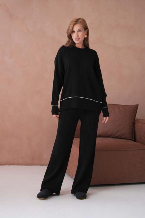 12231-Sfır Yaka Çizgi Uç Triko Pantolonlu Takım