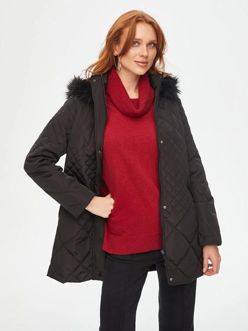 Kürk Kapüşonlu Kapitone Kadın Kaban B00041