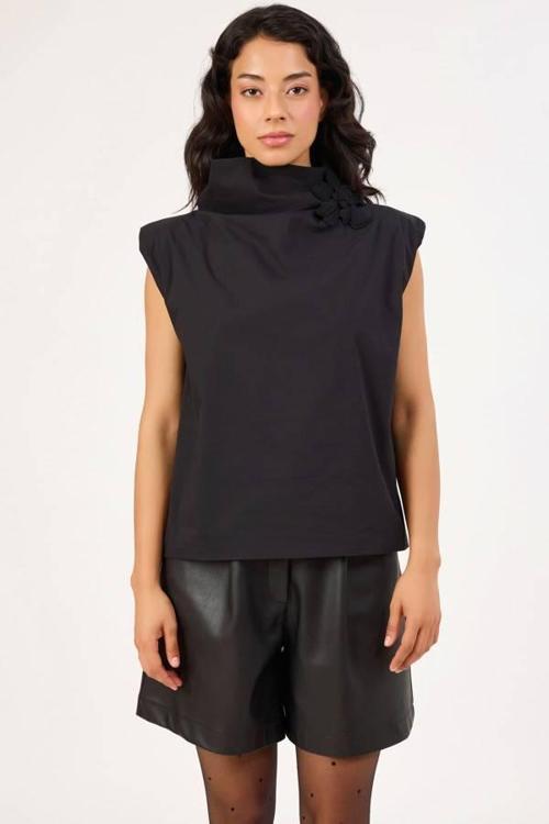 Broş Çicekli Dik Yaka Kadın Bluz 352114014