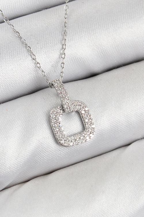 BFS Pirinç Zirkon Taşlı Kare Model Gümüş Renk Kadın Kolye