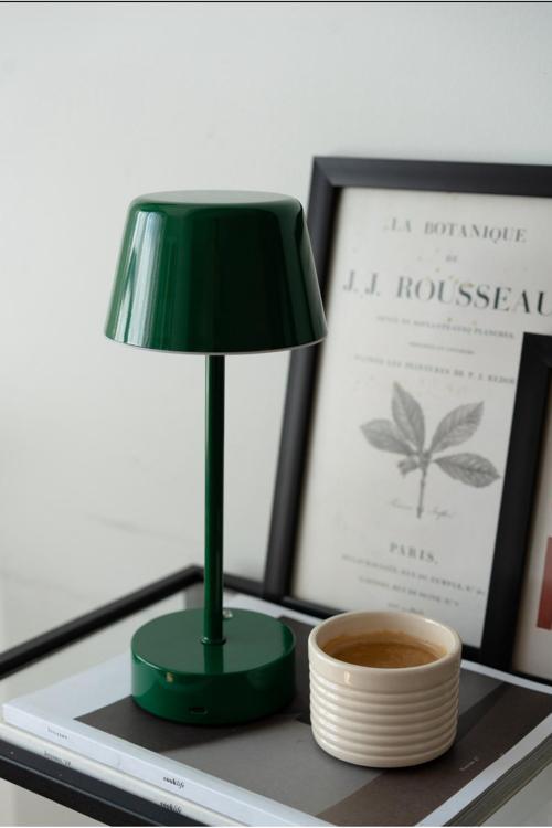 Yeşil Renk Metal Dokunmatik Masa Lambası