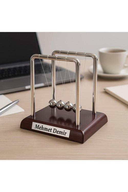 İsim Yazılı Kişiye Özel Newton Sarkaçı Metal Denge Topu Masaüstü Ofis Şık Dekoratif Hediye Küçük Boy