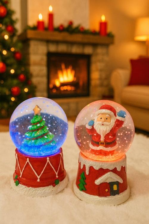 Yeni Yılın En Güzel Hediyesi Yılbaşı 2 Adet Led Işıklı 6,5 cm Noel Baba Yılbaşı Çam Ağacı Kar Küresi