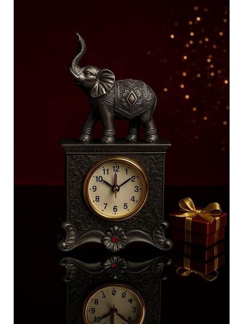 Fil Figürlü Zarif Masa Saati Bolluk Şans Simgesi Kırmızı Taş Detaylı Gri Renkli Fil Masa Saati 19 cm