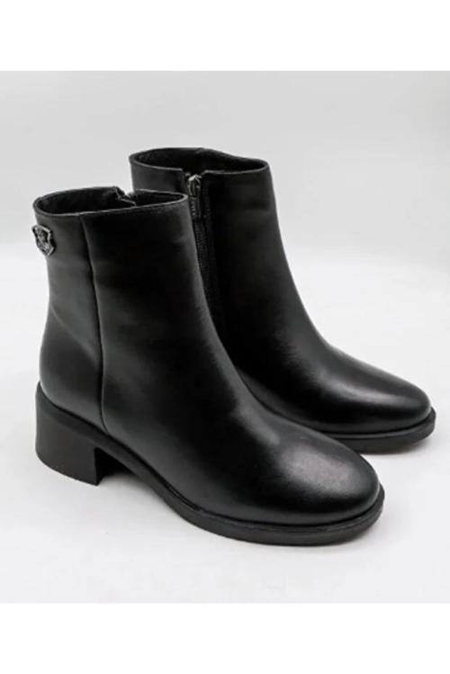 2551402K TOPUKLU KAYMAZ KLASİK DERİ KADIN BOT