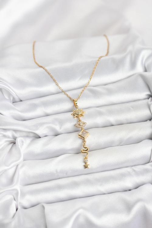 Zarif Boyunlar için Golden Çelik Zincir Güneş Enerji Kadın Kolye