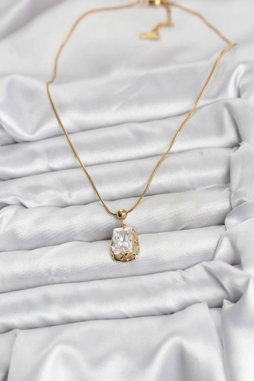 Zarif Boyunlar için Golden Çelik Zincir Zirkonlu Kadın Kolye