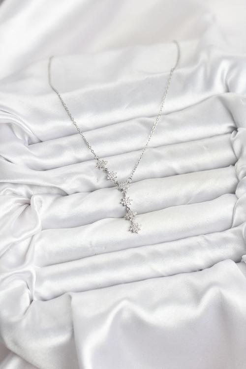 Zarif Boyunlar için Silver Çelik Zincir Kutup Yıldızı Kadın Kolye