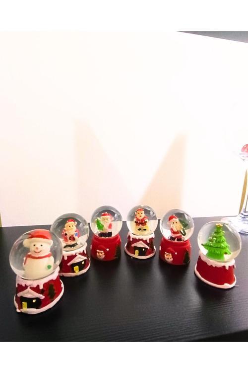 12 Adet Yeni Yıl Mini Boy Işıklı Kar Küresi Yeni Yıl 2024 Yılbaşı Temalı Mini Boy Işıklı Kar Küresi 