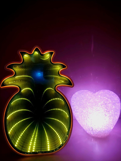 Ayna Yansımalı Sarı Ananas Ve Rcb Damla Silikon Kalp Led Gece Lambası