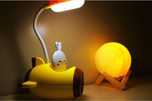 Tepe Lambalı Kalem Traşlı Sarı Uçak Masa Lambası İle 3 D Led Küre Sarı Gece Lambası