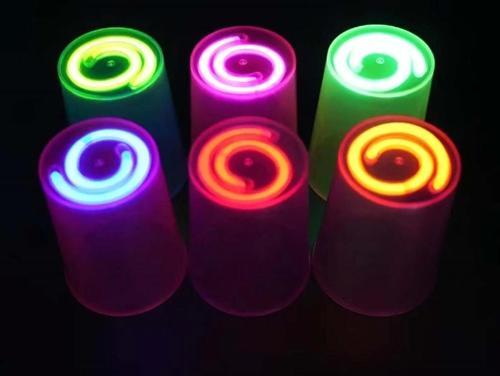 BFS Karanlıkta Yanan Gece Işığı Mega Glow Bardaklar 8 Adet 8.5 x 10.5 cm