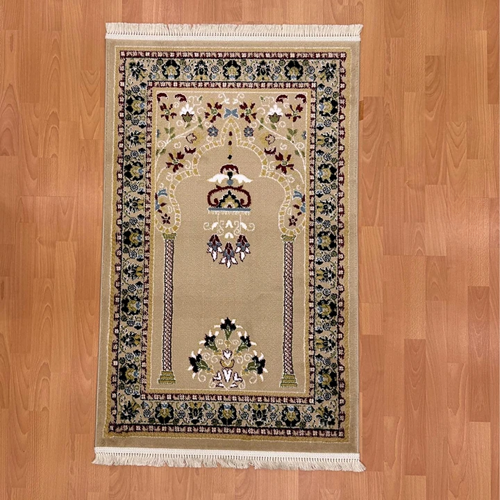 Mihrap-ı Zarafet Desenli Yün Seccade