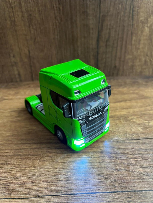 Sesli Işıklı Scania Tır R73O Oyuncak Tır Kafası Taşıyıcı 1/64 Oyuncak Tır Kafası Yeşil 12 Cm