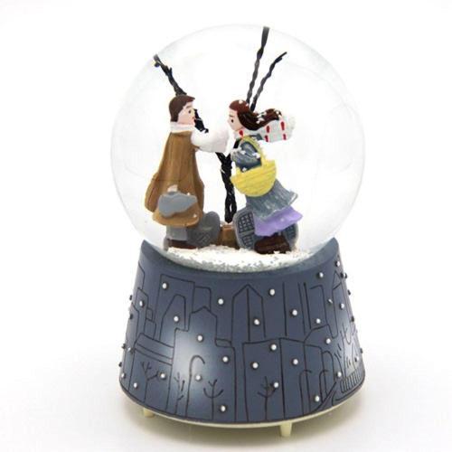 Orta Boy Kiş Masali Temali Pilli Kar Küresi