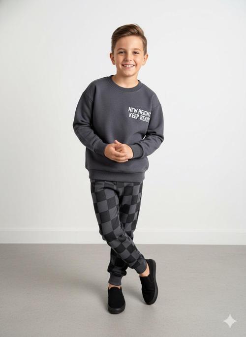 NEW HEIGHTS Yazı Baskılı Çocuk Takımı – Bisiklet Yaka Sweatshirt & Jogger Alt
