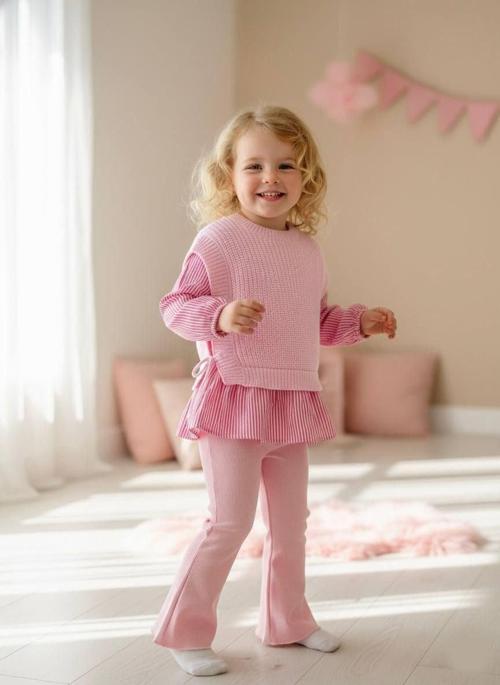 Pembe Fırfır Detaylı Kombin Takım – Örme & Gömlek Kumaş Üst + Boru Paça Alt