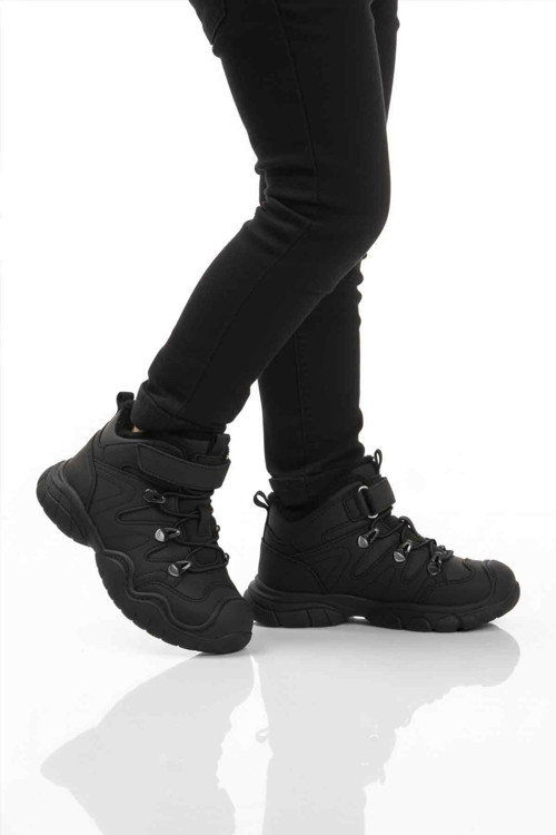 Siyah Kürklü Soğuğa Dirençli Kaymaz Erkek Çocuk Bot 2090 P