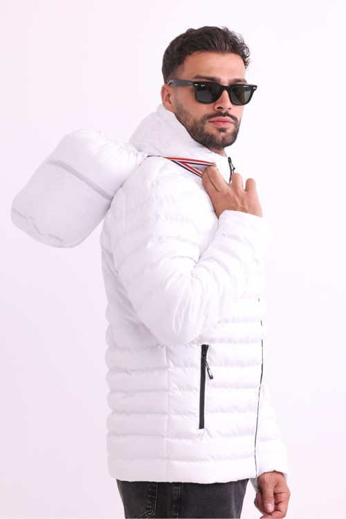 Erkek Beyaz Rüzgar Geçirmez Kapüşonlu Taşınabilir Çantalı Elyaf Dolgulu Hafif Spor Mont | S