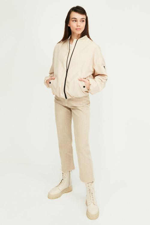 Kadın Içi Astarlı Rüzgar Geçirmez Kolej Yaka Siyah Mont | XL