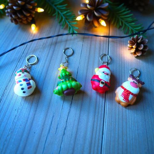 YILBAŞI SUKUŞİ ANAHTARLIK NOEL BABA KARDAN ADAM ÇAM AĞACI GEYİK 4 ADET YILBAŞI ANAHTARLIK