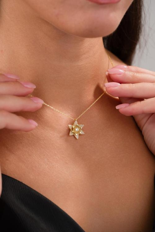 925 Ayar Gümüş Beyaz Zirkon Taşlı Parlak Tasatım Lotus Çiçeği Kolye