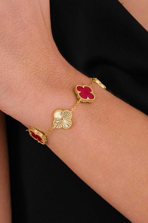 925 Ayar Gümüş Yonca Şans Model 5 Motifli Kırmızı Renk Taşlı Kalemli Gold Tasarım Gümüş Bileklik