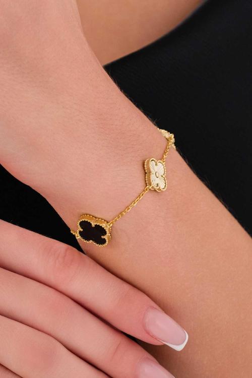 925 Ayar Gümüş Yonca Şans 3 Motifli Model Siyah Oniks Taşlı Ve Kalemli Tasarım Gold Gümüş Bileklik