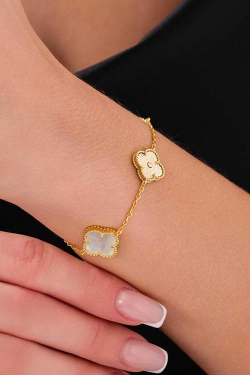 Yonca Şans Model 3 Motifli Beyaz Taşlı Ve Kalemli Şık Tasarım Gold Gümüş Bileklik