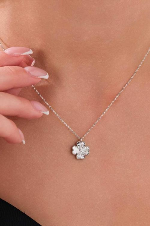 Şans 4 Yapraklı Yonca Model Lazer Kalemli Şık Ve Zarif Tasarım 14 Ayar Altın Kaplama Kolyeler