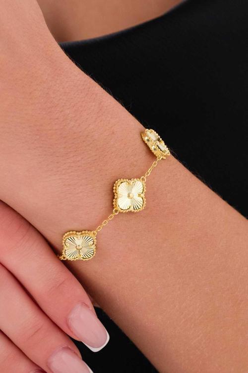 Yonca Şans Model 5 Motif Lazer İşlemeli Zarif Ve Özel Tasarım Altın Kaplama 925 Ayar Gümüş Bileklik