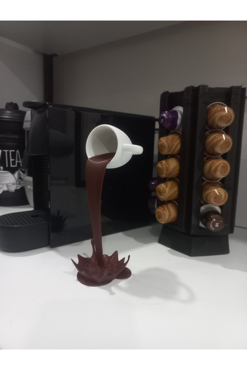 Dökülen Kahve Figürü - Dekoratif Obje -Biblo - Kahve- Sıcak Çikolata Figür