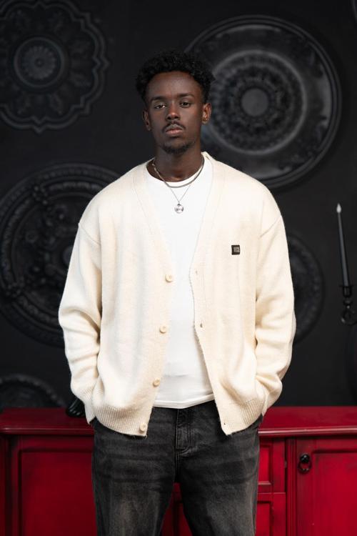 Oversize V Yaka Düğme Kapamalı Salaş Model Hırka