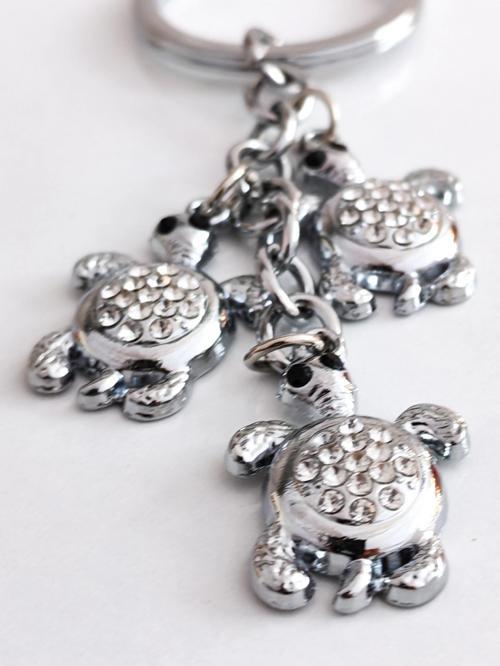Gümüş Renkli Kaplumbağalar Metal Anahtarlık