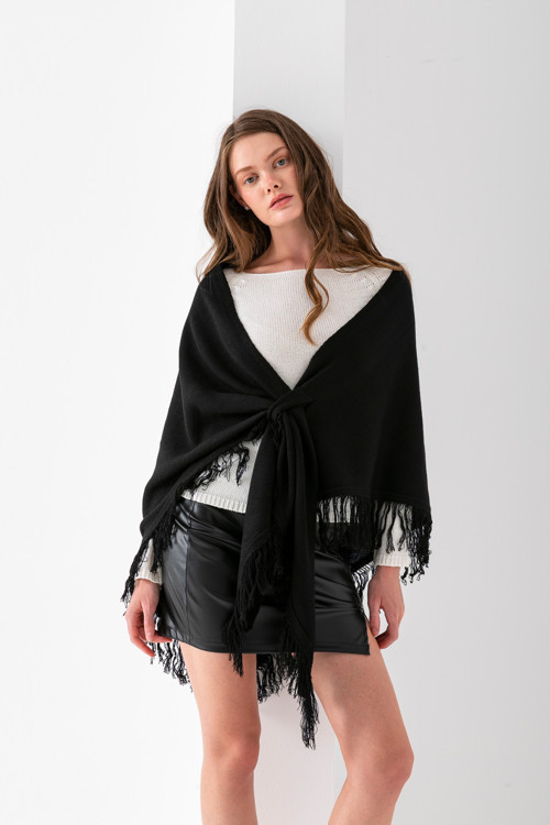 Kadın Üçgen Püsküllü Şal, Püsküllü Şık Kadın Şal Modeli, Omuz Şalı, Püsküllü Üçgen Kadın Omuz Şalı.