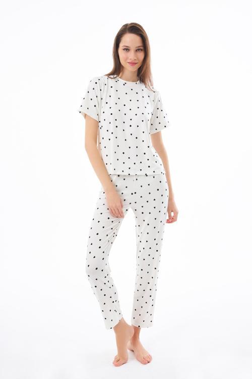 Premium Kadın Pijama Takımı Krem Kalp Desenli Yumuşak Dokulu Kısa Kollu Bisiklet Yaka