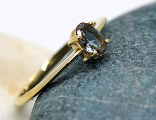 Tektaş Altın Yüzük - 14 Ayar Altın Oval 0.70 Ct Zultanit Taşlı Evlilik Teklifi Yüzüğü - Hediyelik