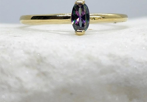 Minimal Altın Yüzük - 14 Ayar Altın Oval 0.50 Karat Mistik Topaz Taşlı Minimal Tektaş Kadın Yüzük