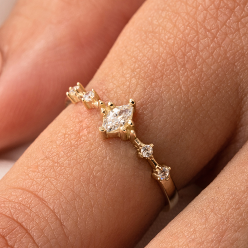 Altın Yüzük - 14 Ayar Altın Mekik Zirkon Taşlı Minimal Altın Yüzük - Eşe, Sevgiliye Yüzük