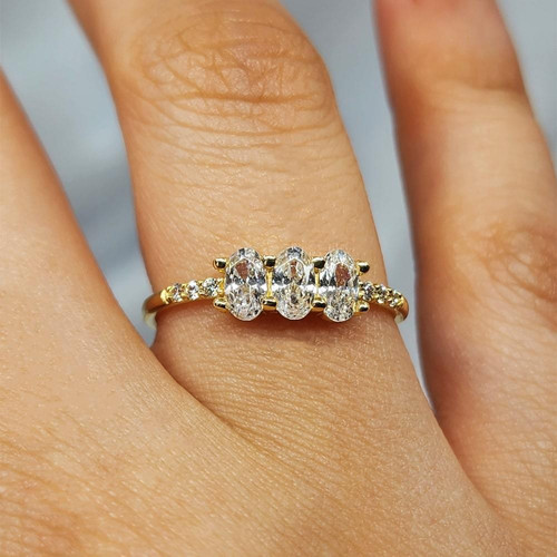 Tria Altın Yüzük - 14 Ayar Altın 0.60 Karat Zirkon Oval Taşlı Evlilik Teklifi Yüzüğü