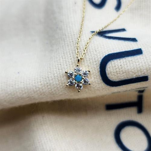 Altın Kolye - Ortası Firuze (Turkuaz) Taşlı Çiçek Tasarımlı Pırlanta Montürü 14 Ayar Altın Kolye