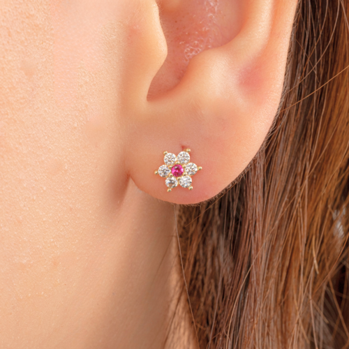 Altın Küpe - 14 Ayar Altın Ruby Taşlı Çiçek Desenli Küpe