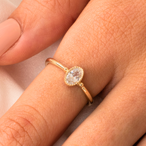 Gümüş Yüzük - 0.35 Karat Signity Swarovski Taşlı Güverseli Tektaş 925 Ayar Gümüş Yüzük