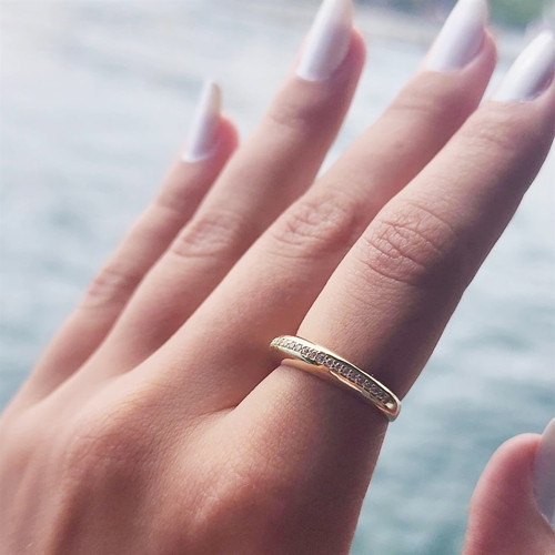 Gümüş Yüzük - Bombeli Sıra Taşlı Signity Swarovski 925 Ayar Gümüş Alyans