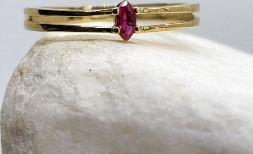 Gümüş Yüzük - Mila 0.30CT Yakut Tektaş Minimal Tasarım Gümüş Yüzük-Hediye Tasarım Tektaş Gümüş Yüzük