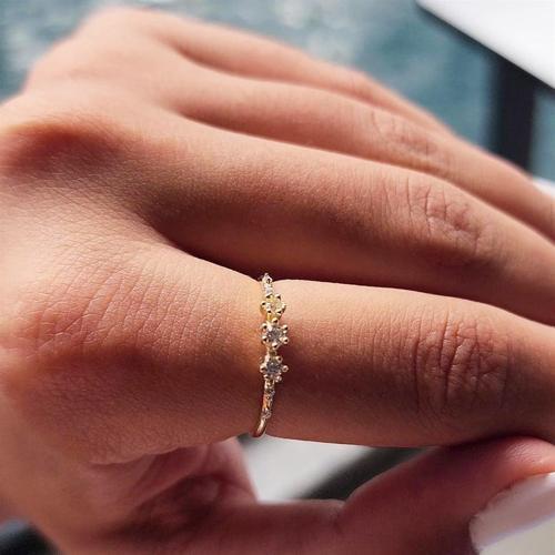 Gümüş Yüzük - Süzme Sıra Taşlı Pırlanta Montörü 925 Ayar Gümüş Alyans Yüzük