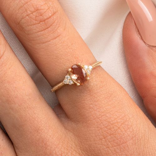 Gümüş Yüzük -Oval Kesim Tektaş Zultanit Yan Zirkon Taşlı Modern 925 Ayar Gümüş Kadın Yüzük-Hediyelik