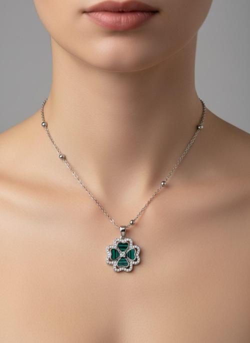 Gümüş Renk Yeşil Mineli Yonca Model Top Zincir Çelik Kolye - 3763