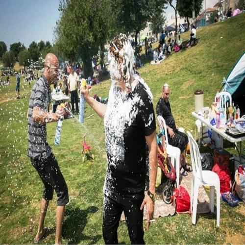 2 Adet Şaka Kar Spreyi Beyaz Şaka Kar Spreyi Yılbaşı Parti Ürünleri Kendiliğinen Kaybolur Kar Spreyi