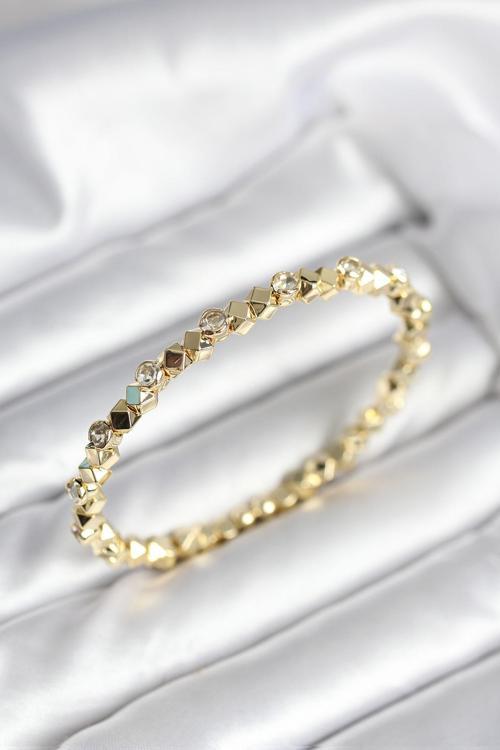 Zirkon Taşlı Küp Şerit Model Pirinç Gold Renk Kadın Bileklik - EBJ251010W38194